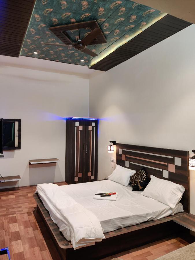 Keshav Hotel Farrukhabad Eksteriør bilde
