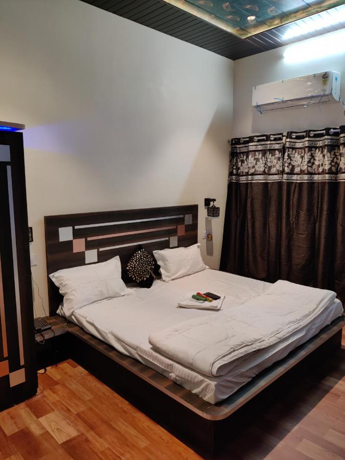 Keshav Hotel Farrukhabad Eksteriør bilde