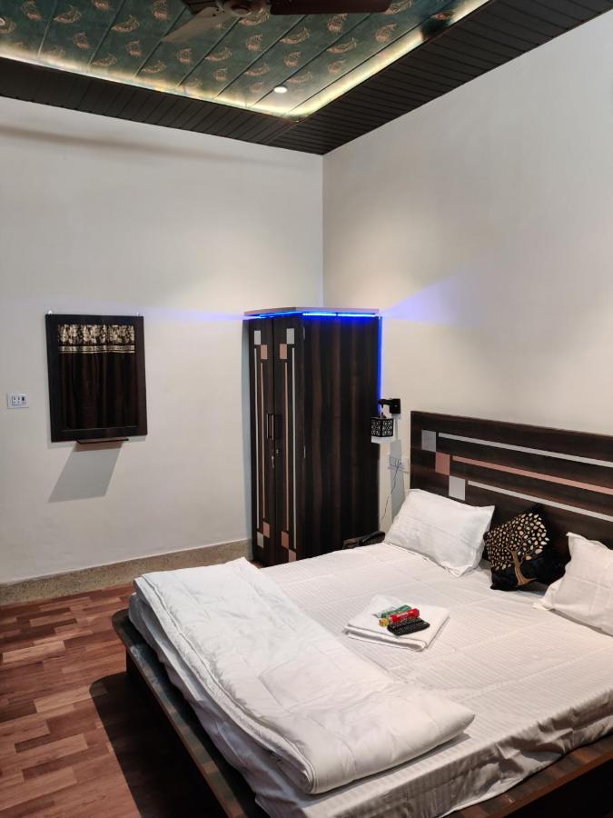 Keshav Hotel Farrukhabad Eksteriør bilde