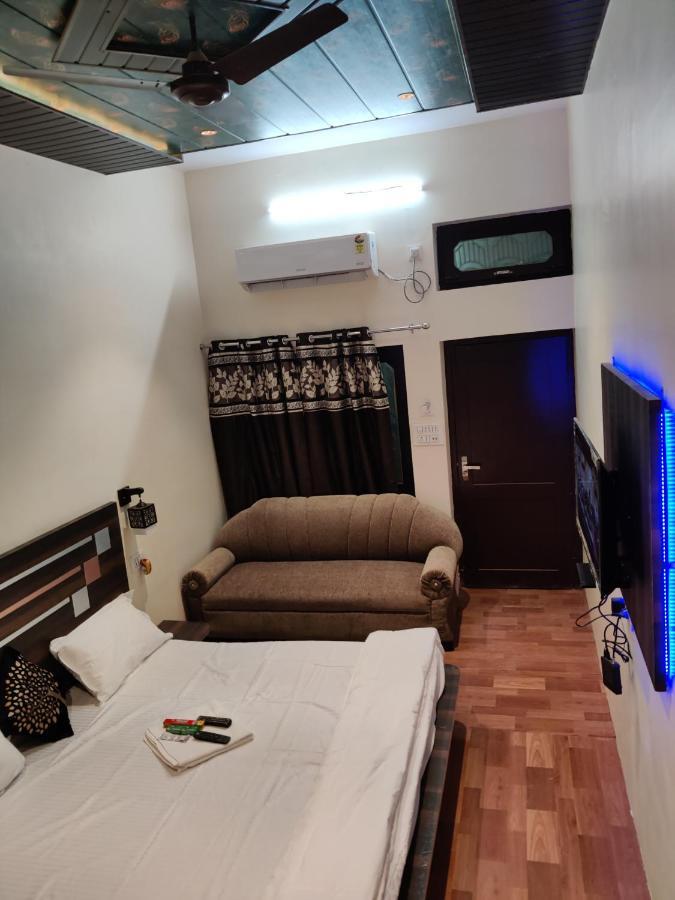 Keshav Hotel Farrukhabad Eksteriør bilde