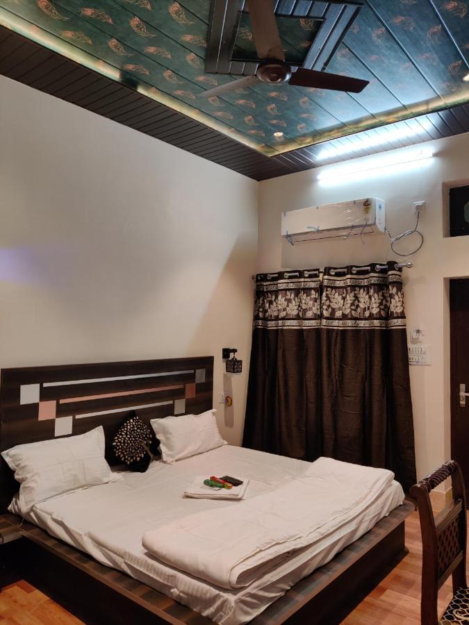 Keshav Hotel Farrukhabad Eksteriør bilde