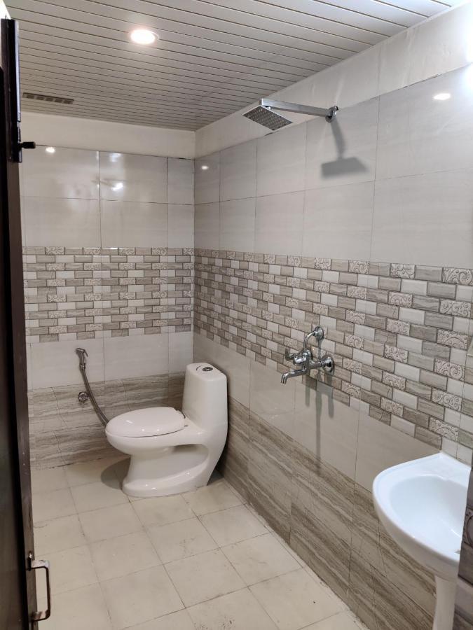 Keshav Hotel Farrukhabad Eksteriør bilde